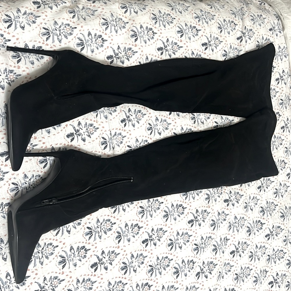 Steve Madden thigh high boots size 8, like new